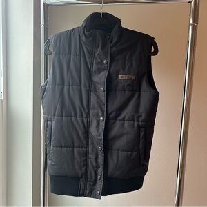Roots Fleece lined Outdoor Vest Size Medium in black zip and snap front GUC